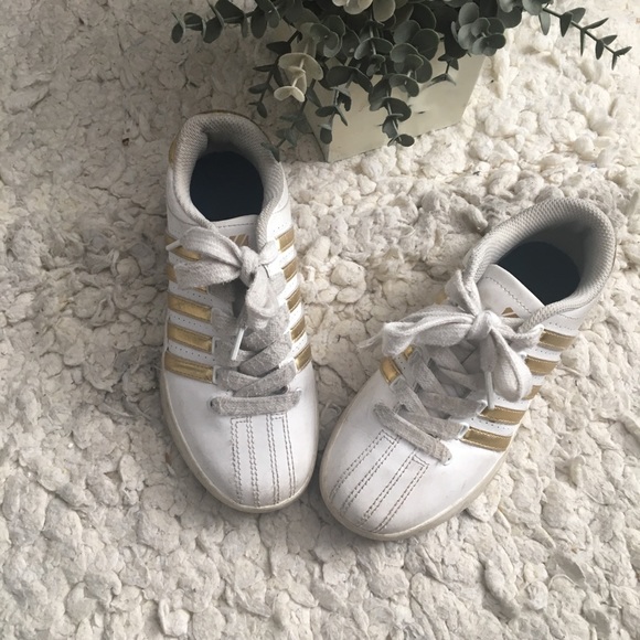 Sold in mystery bundle- Girls K-Swiss Sneakers - Picture 2 of 4